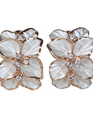 Fashion-Plaza-18k-Gold-Plated-White-Flower-Stud-Earring-With-Five-Crystals-Use-Cubic-Zirconia-E9-0