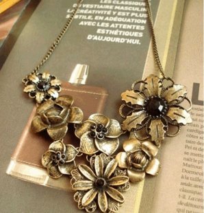 JA150-7-Bronze-Mixed-Flower-Bouquet-Necklace-Lots-of-Fragrant-Flowers-Necklace-0